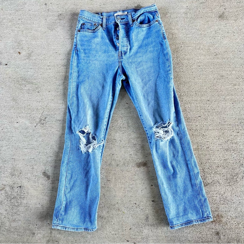 Levi’s “Wedgie Straight” Buttonfly Jeans Size 29
